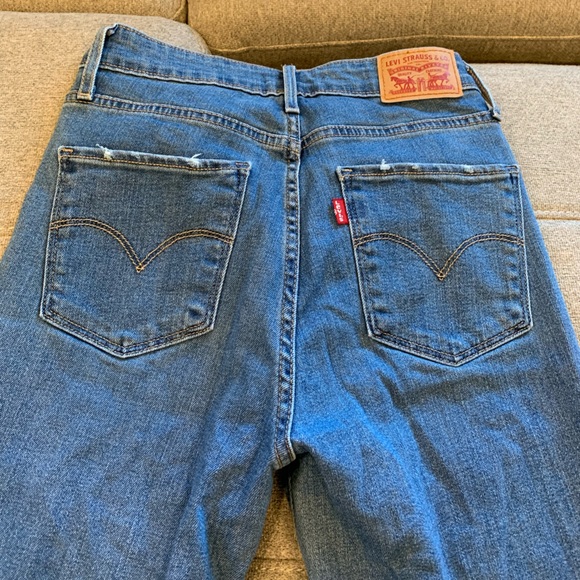 Levi’s 721 High Rise Skinny Jeans - Picture 4 of 4